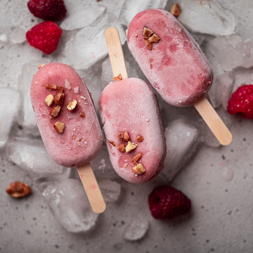 Bâtonnets de glace au yaourt et fruits