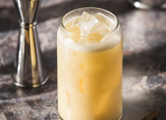 Lait de poule brandy et pain d'épices