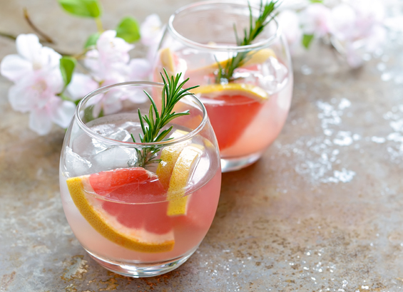 Cocktail limonade pamplemousse et hibiscus