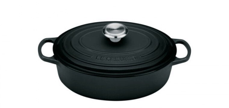 LE CREUSET

Cocotte en Fonte Ovale Basse 27 cm Noir Mat Le Creuset Signature