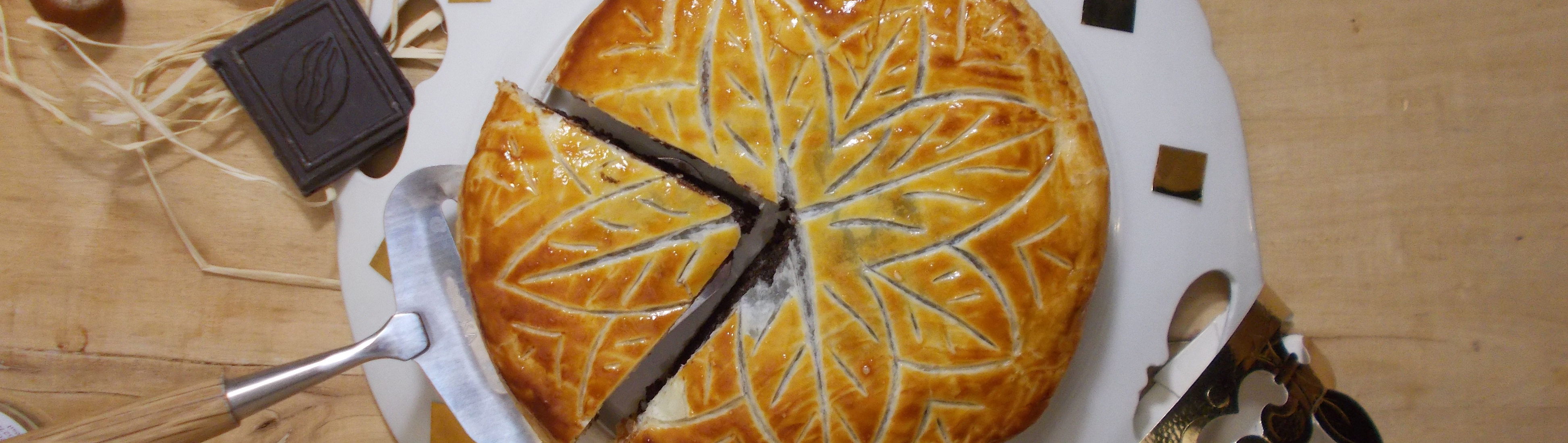 Galette des rois chocolat noisette fève tonka
