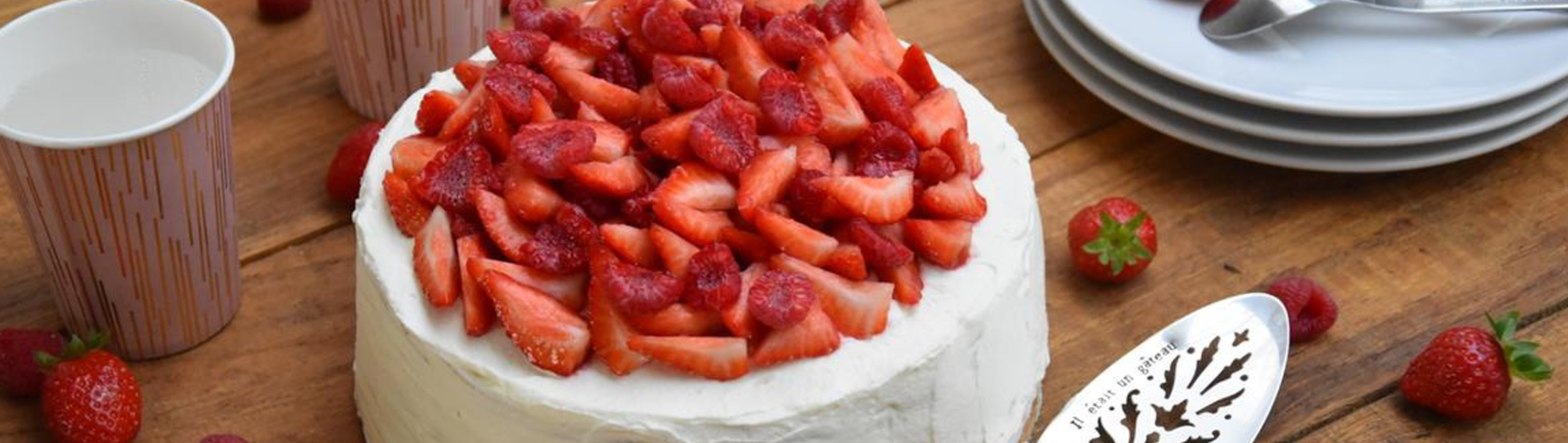 Gâteau de crêpes chantilly fraises et framboises