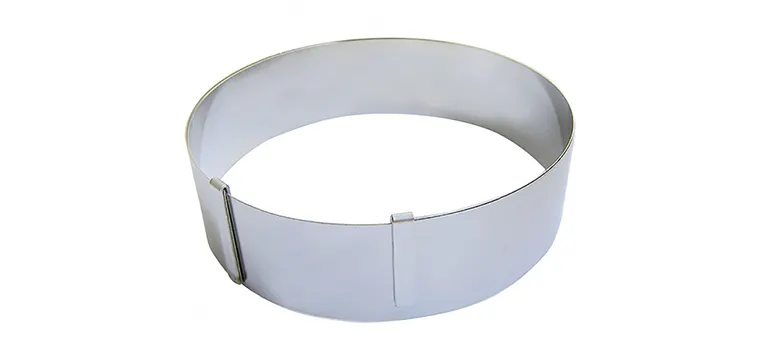 Cercle à entremets extensible 18 à 36 cm en inox de Buyer