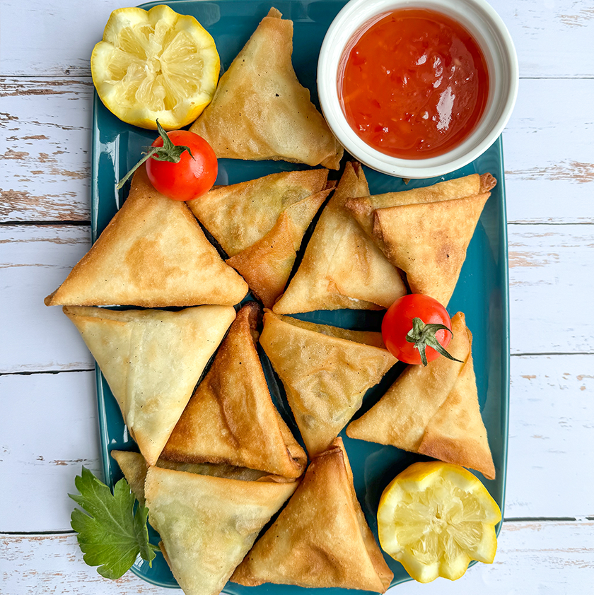 Samosas de carne, curry y verduras