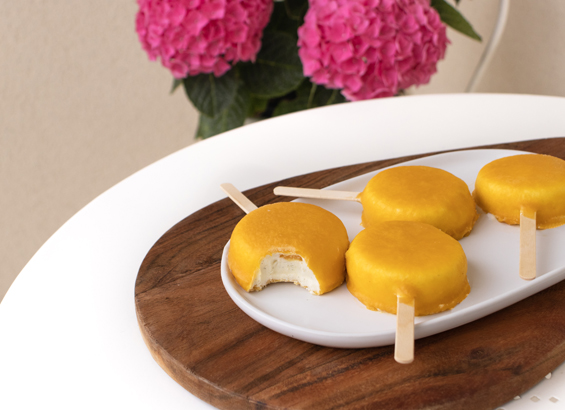 Glaces vanille et fruits exotiques