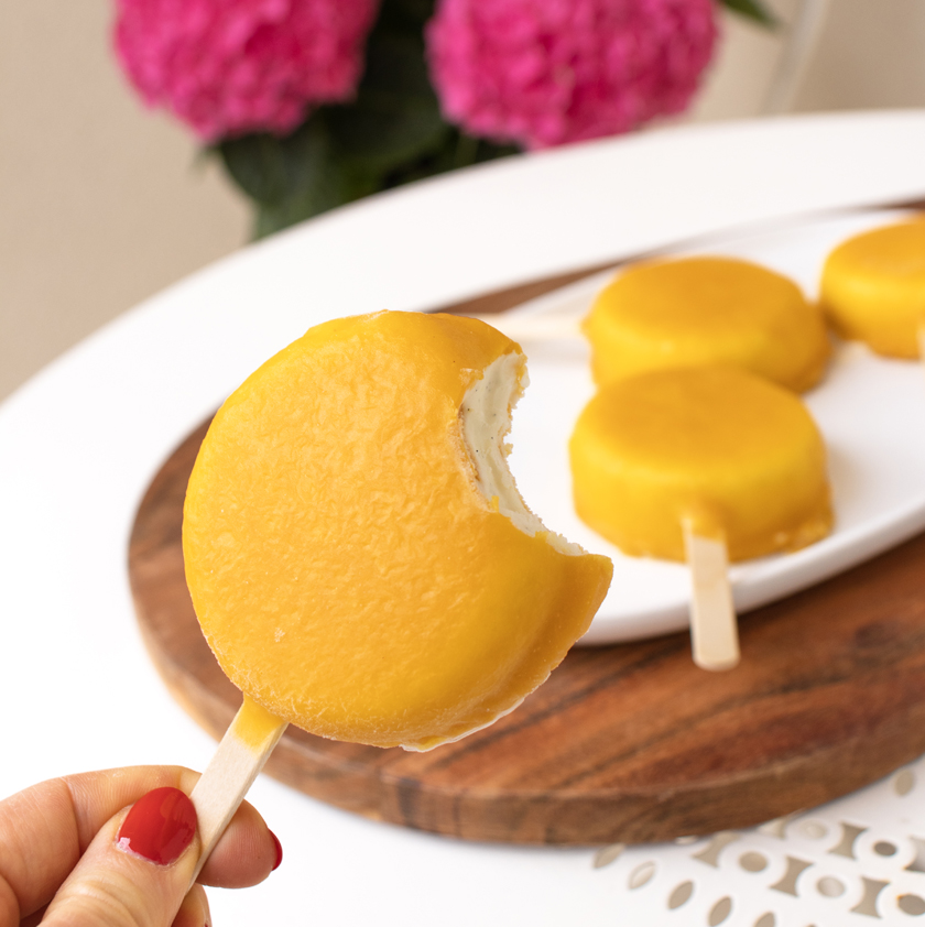Glaces vanille et fruits exotiques