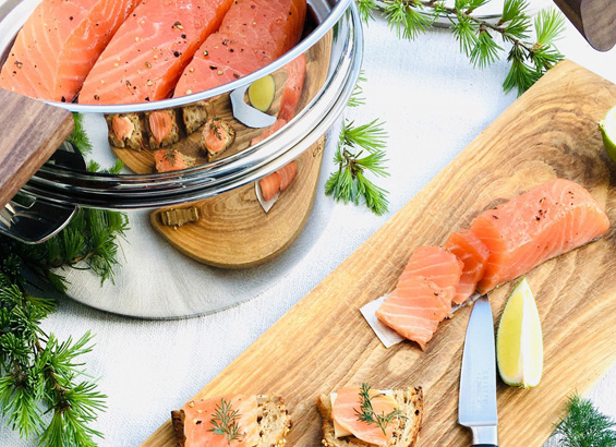 Saumon fumé aux baies de poivre