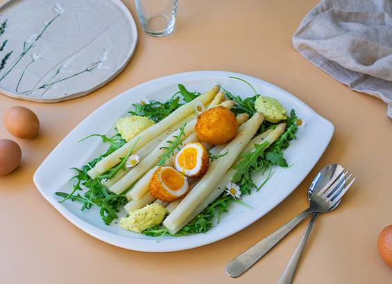Asperges et œufs mollets panés