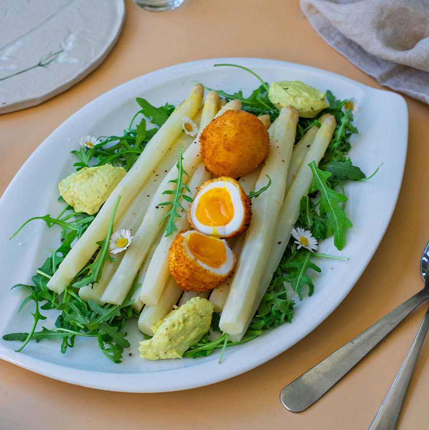 Asperges et œufs mollets panés