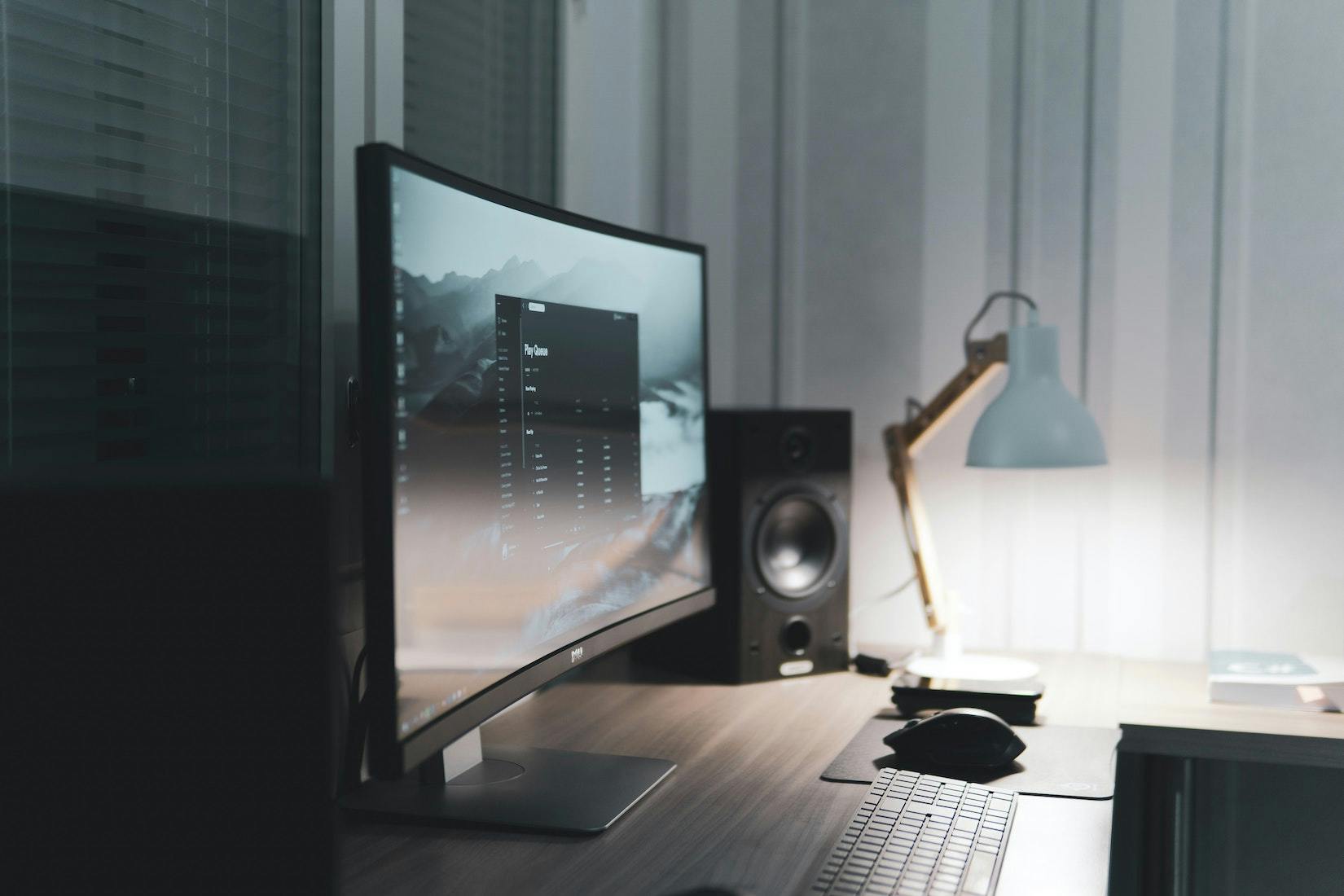 Illuminating Your Workspace: How Desktop Monitor Light Bars Can Improve ...