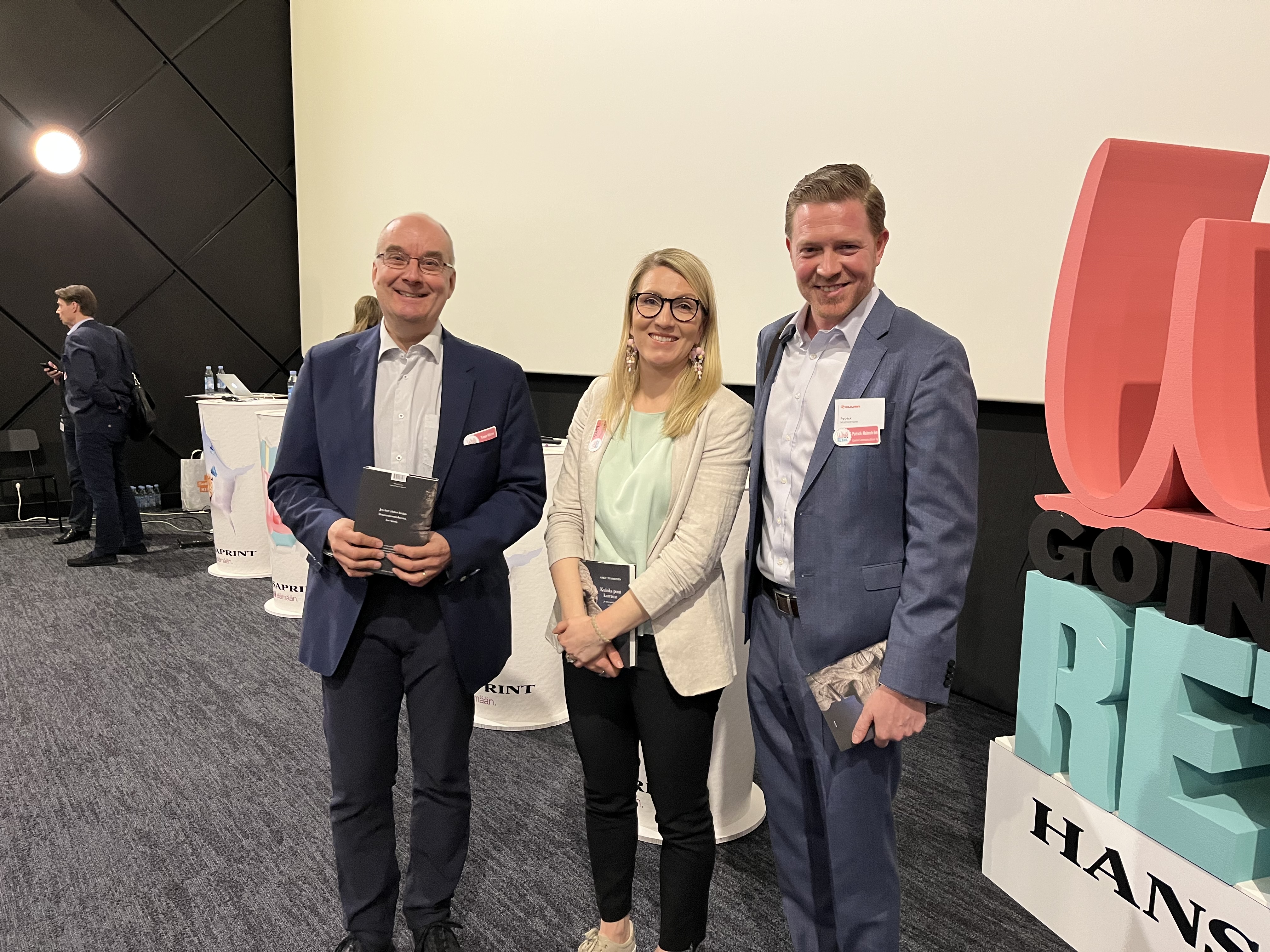 Henkilökohtaisen asiakaspalvelun ei tarvitse palvella 24/7 jokaisessa kanavassa 