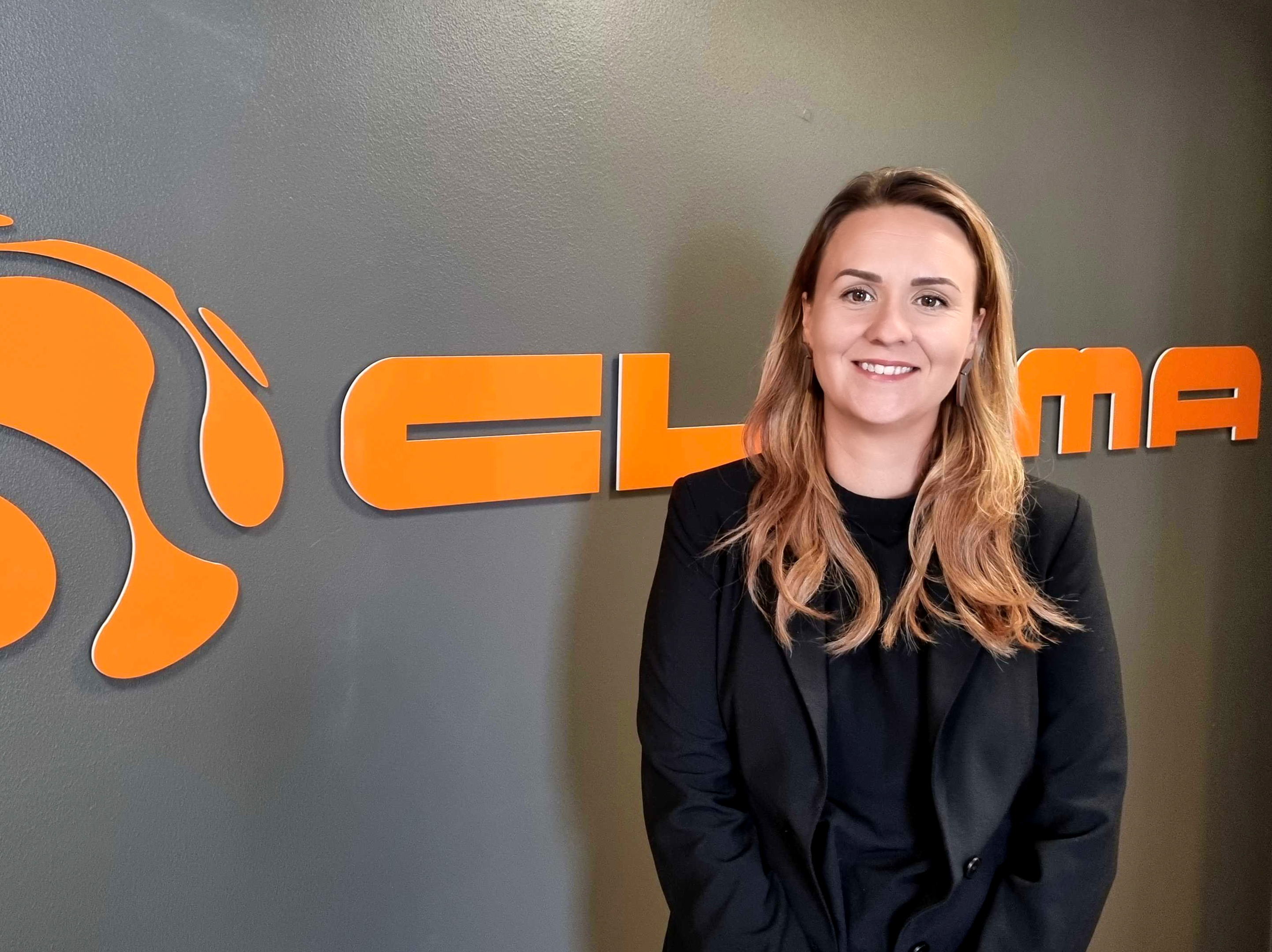 Ihmisten kanssa työskentelystä nauttiva tietotekniikan insinööri