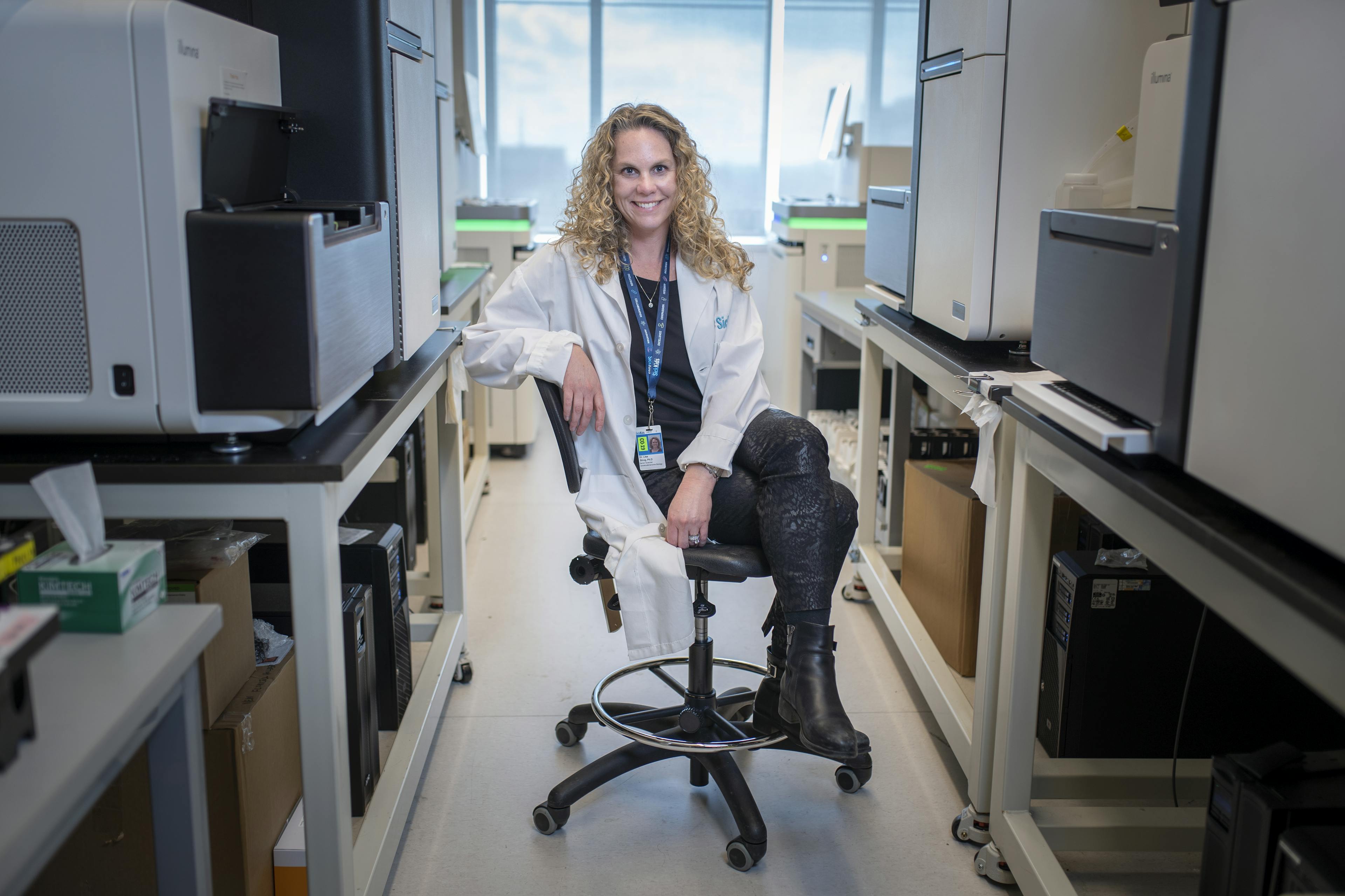 photo of Dr. Lisa Strug in lab