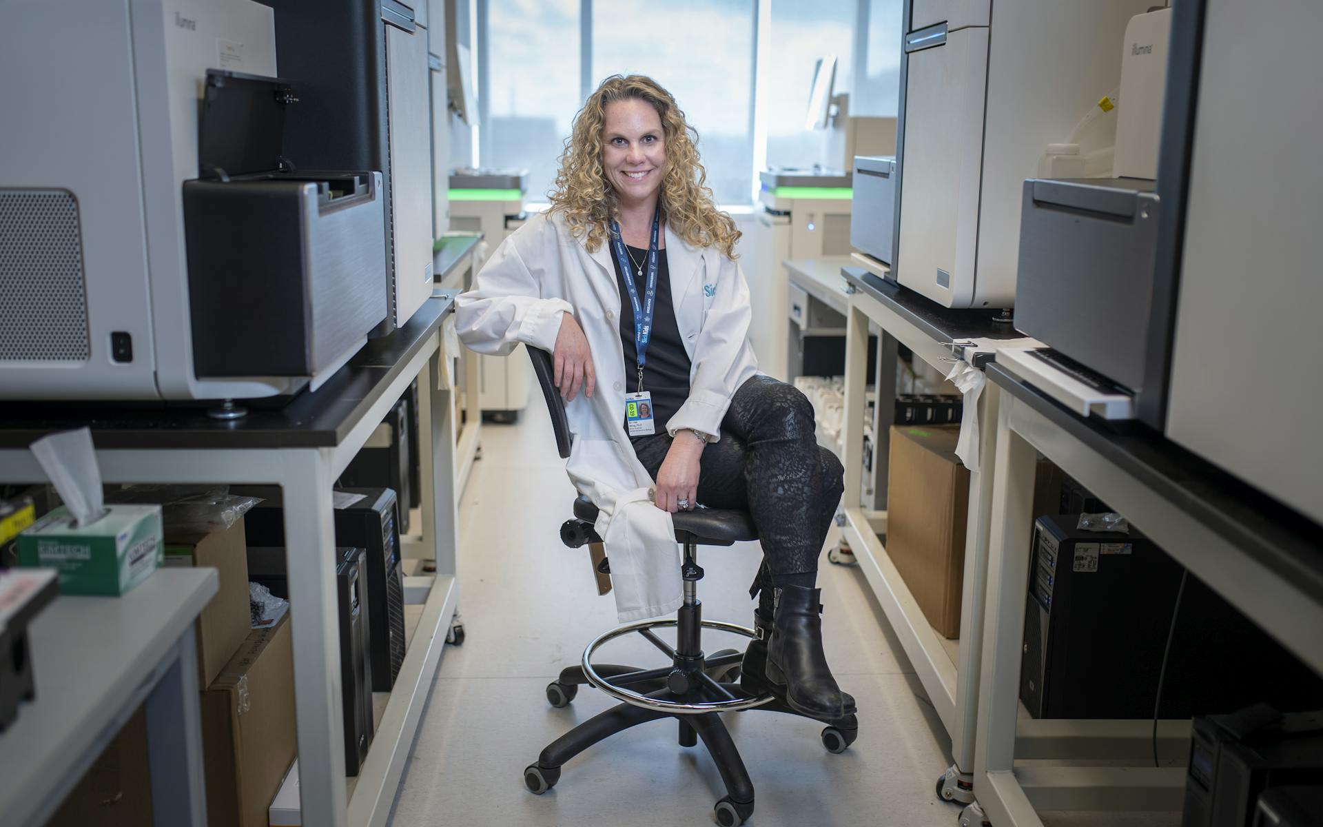 photo of Dr. Lisa Strug in lab