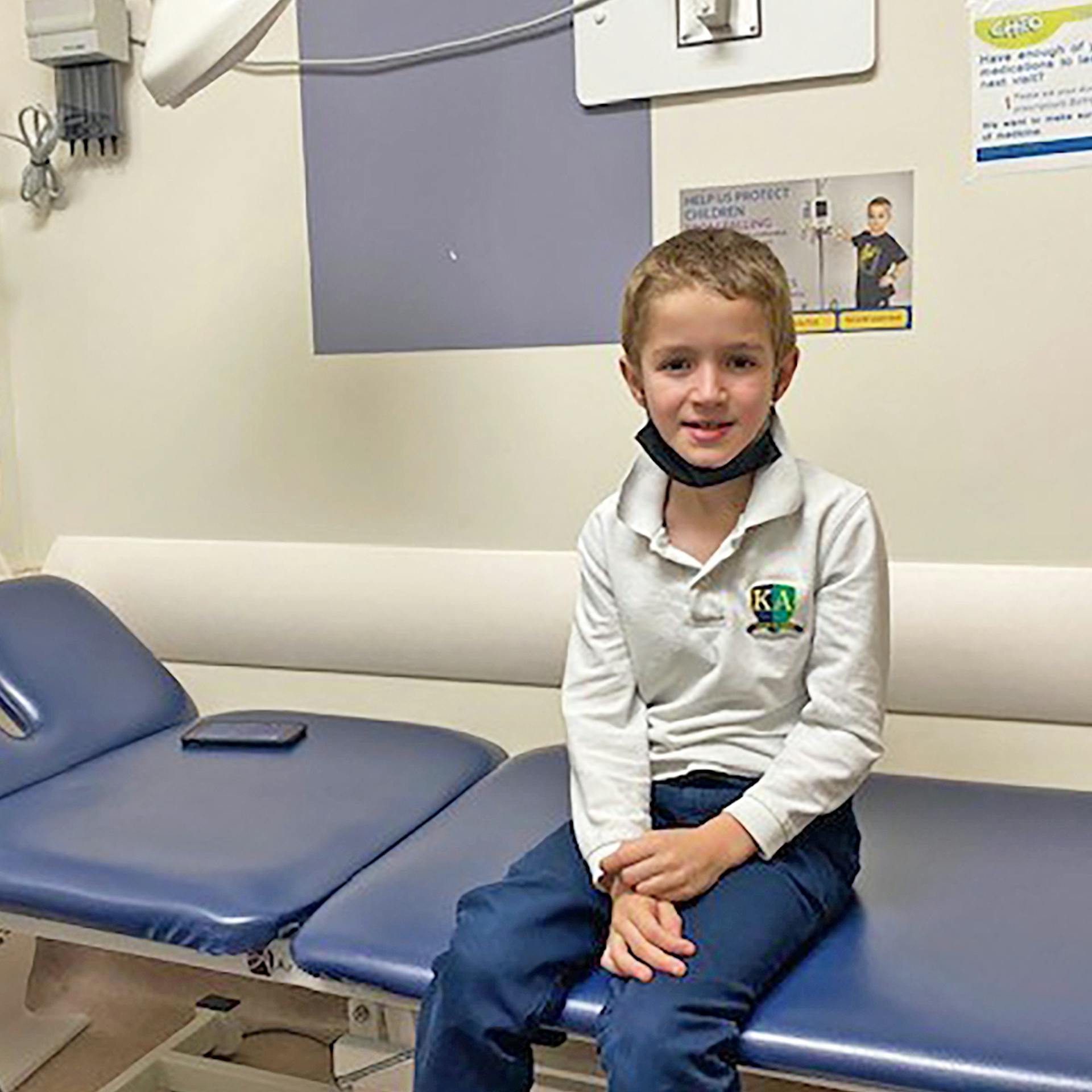 un enfant dans une clinique de FK