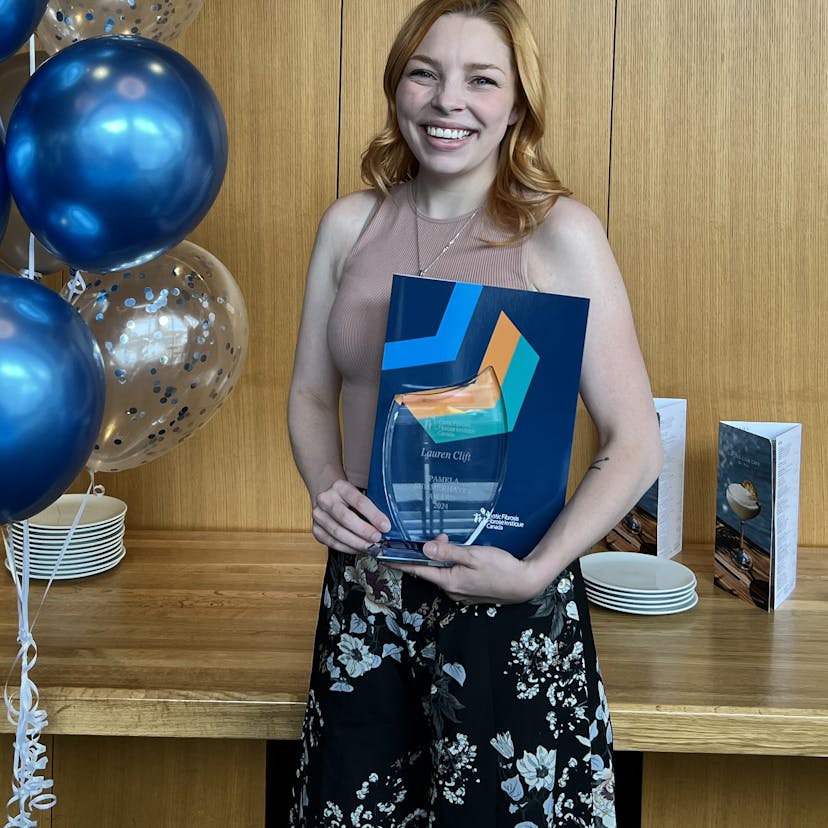 Lauren Clift accepts the Pamela Summerhayes Award