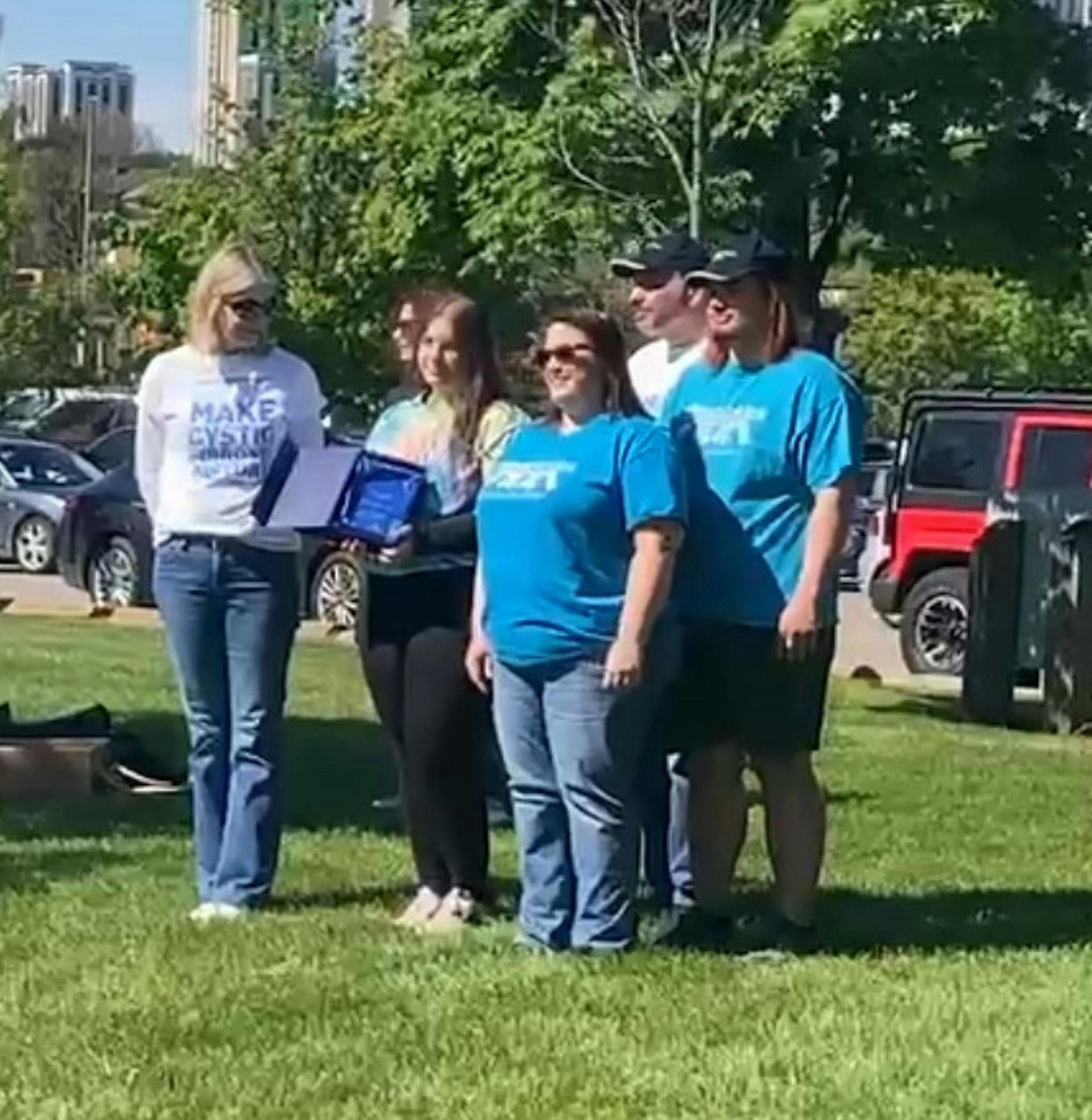 The Czajkowsky Family wins the Céline Award from the Ontario Region at the Hamilton Walk