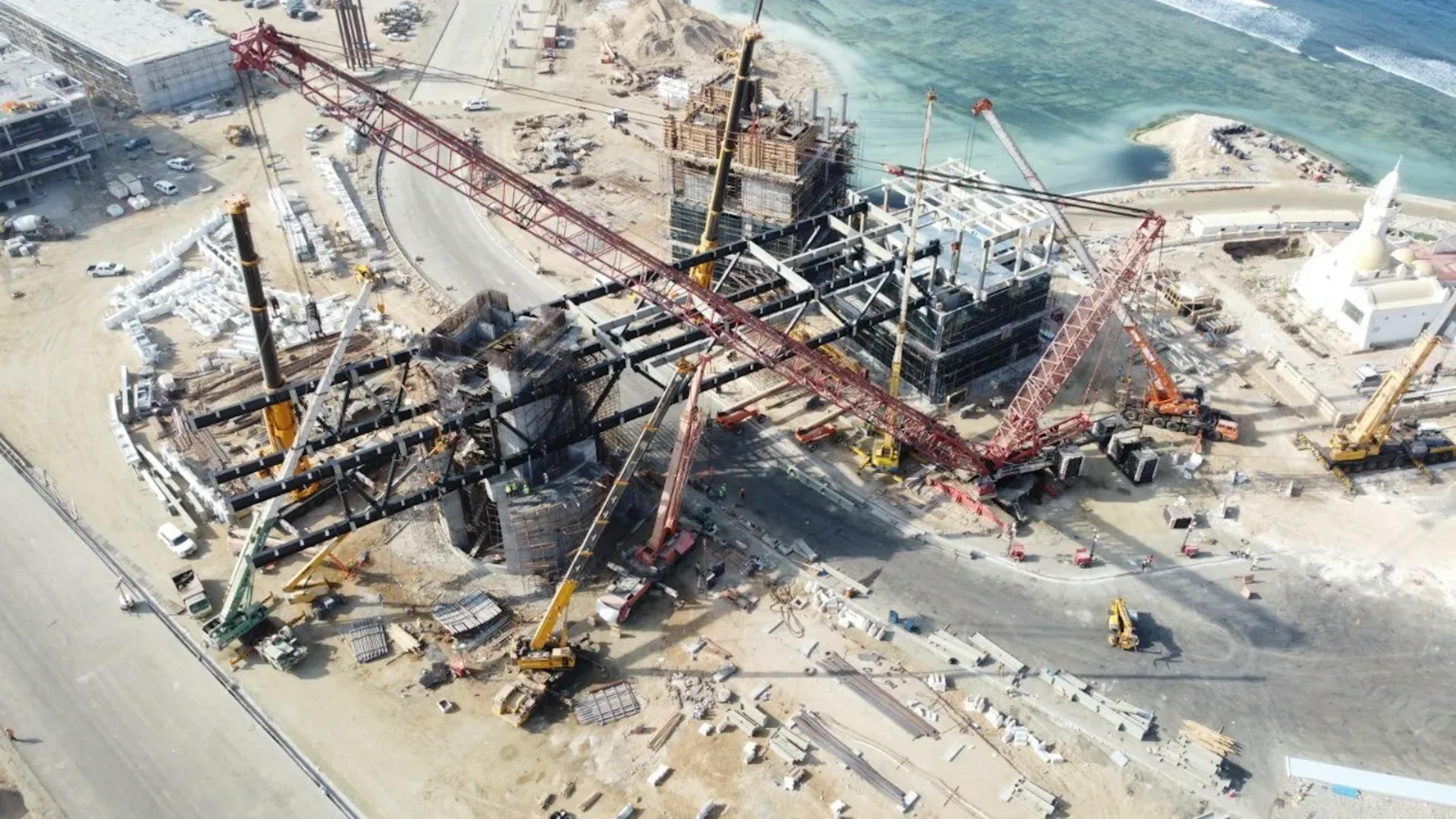 Royal Outlook Building – Formula 1 Steel Bridge
