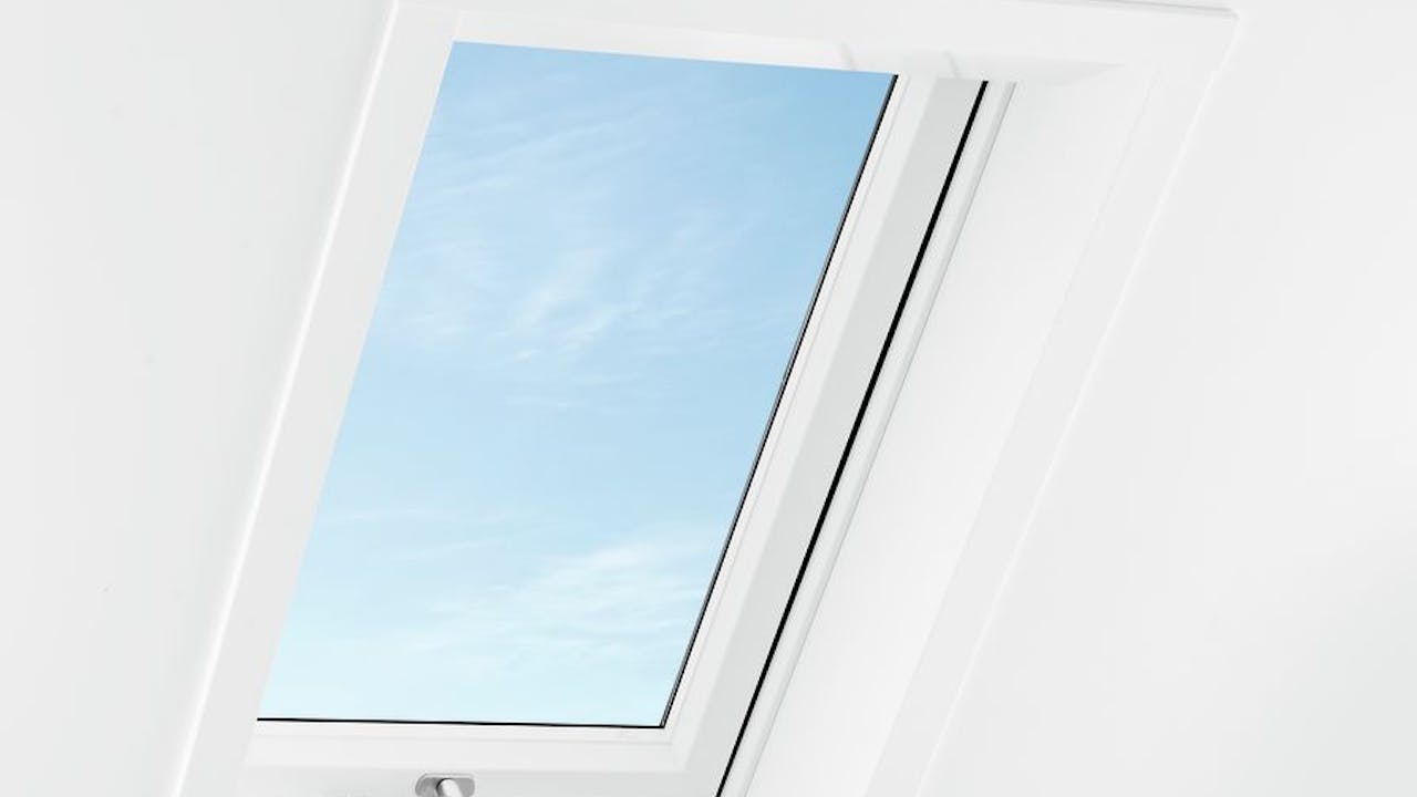 In unserem Beitrag erfahren Sie nützliche Tipps und Hinweise zum Thema: Roto Dachfenster alte Baureihe.