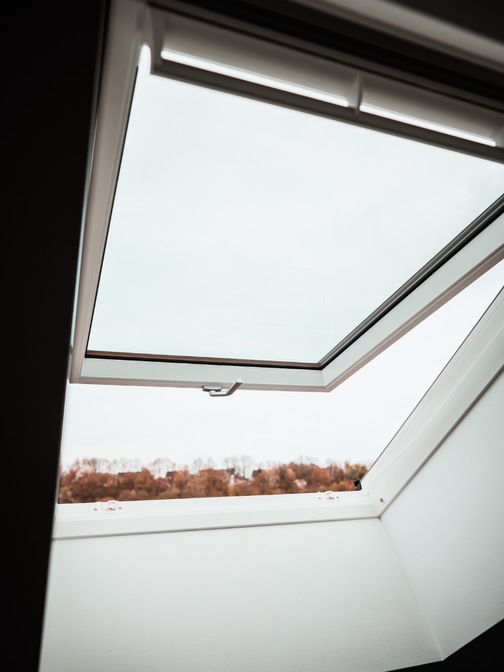 Wie kann man Velux oder Roto Dachfenster putzen