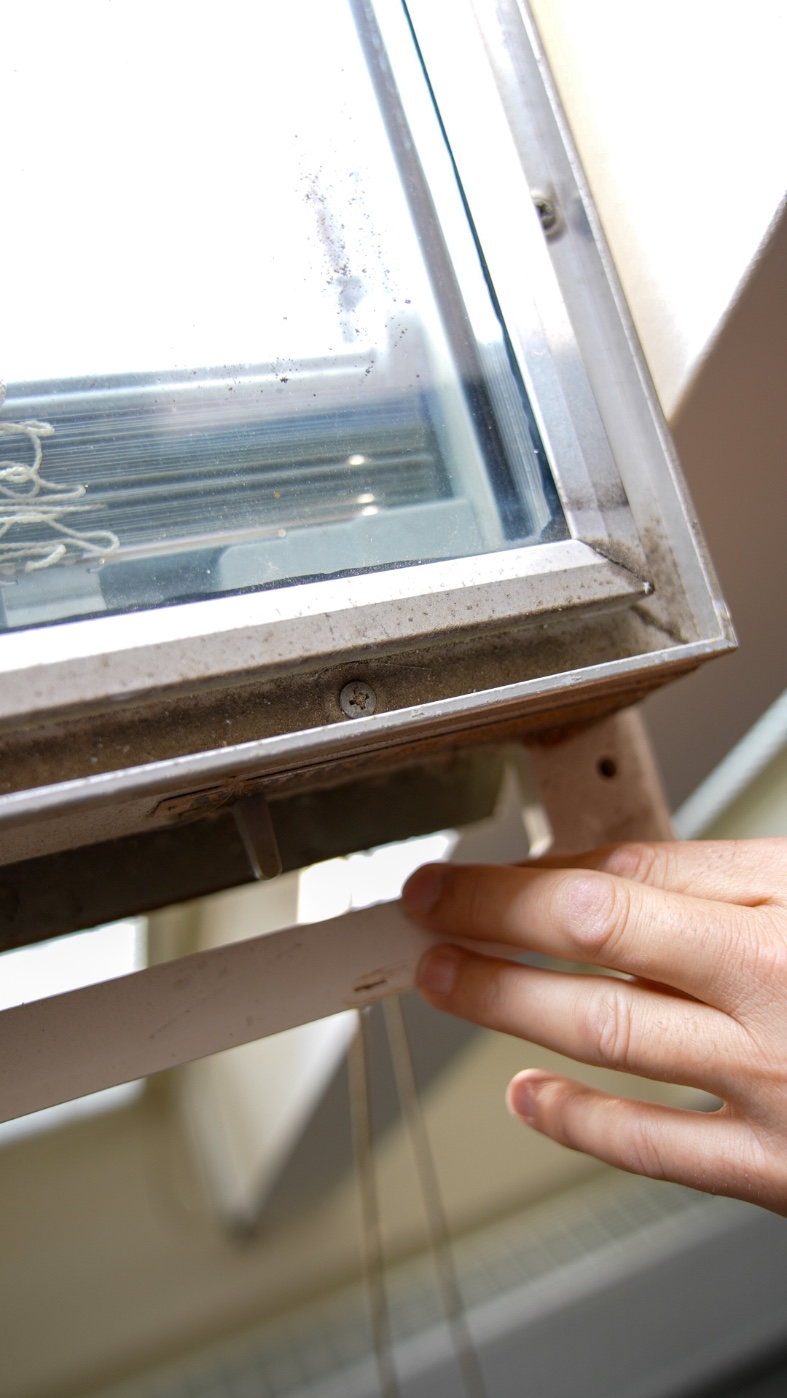 Warum knacken meine Velux Dachfenster?