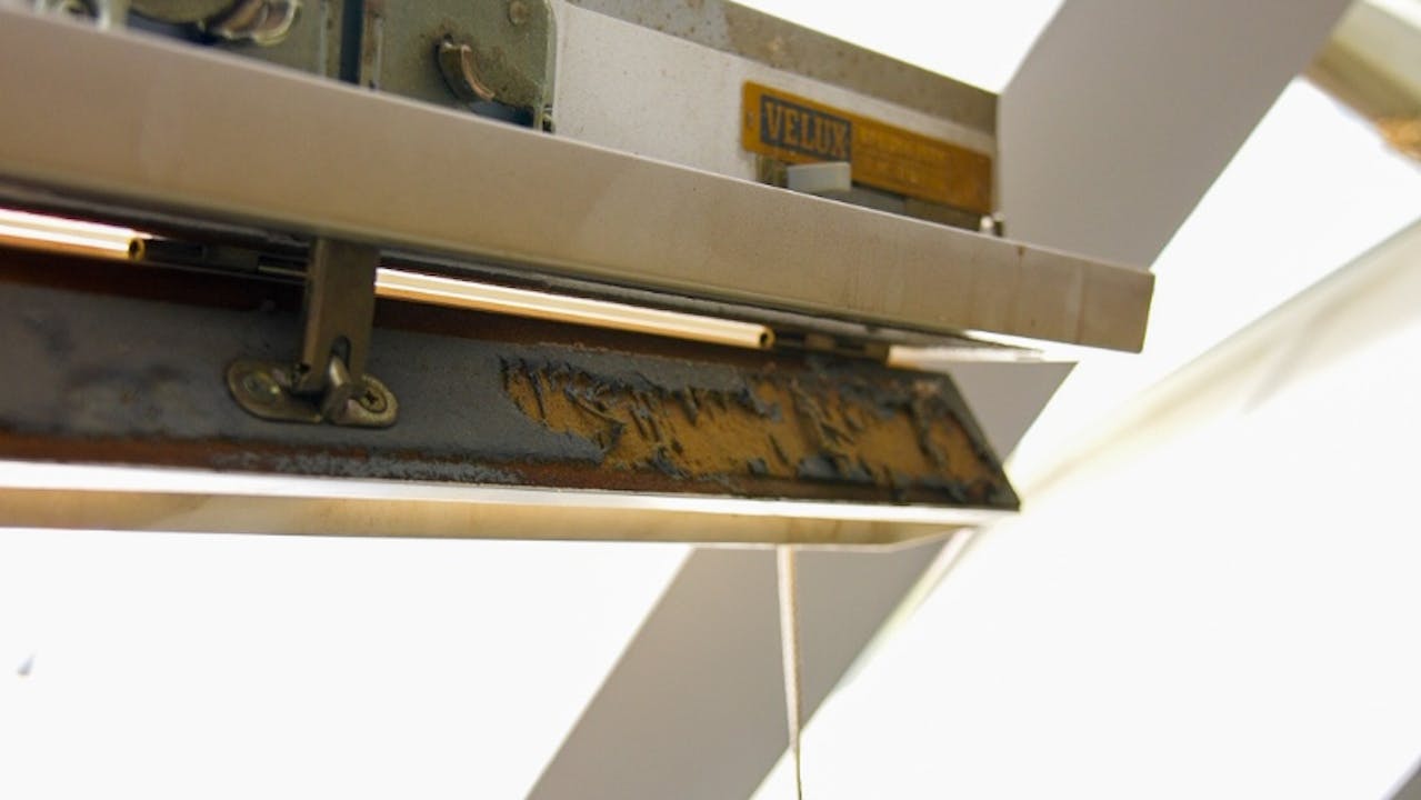 Austausch der umlaufenden Schleifdichtung bei VELUX Dachfenstern bis  Baujahr 2013 