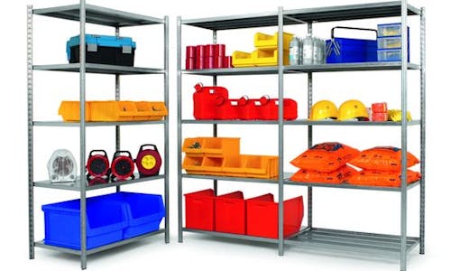 Rayonnage avec tablettes