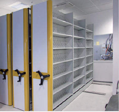 Rayonnage coulissant avec 3 étagères par Dacota