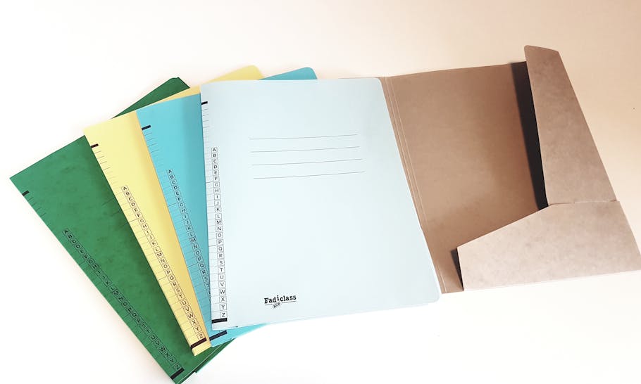 Dossier de rangement de différentes couleurs