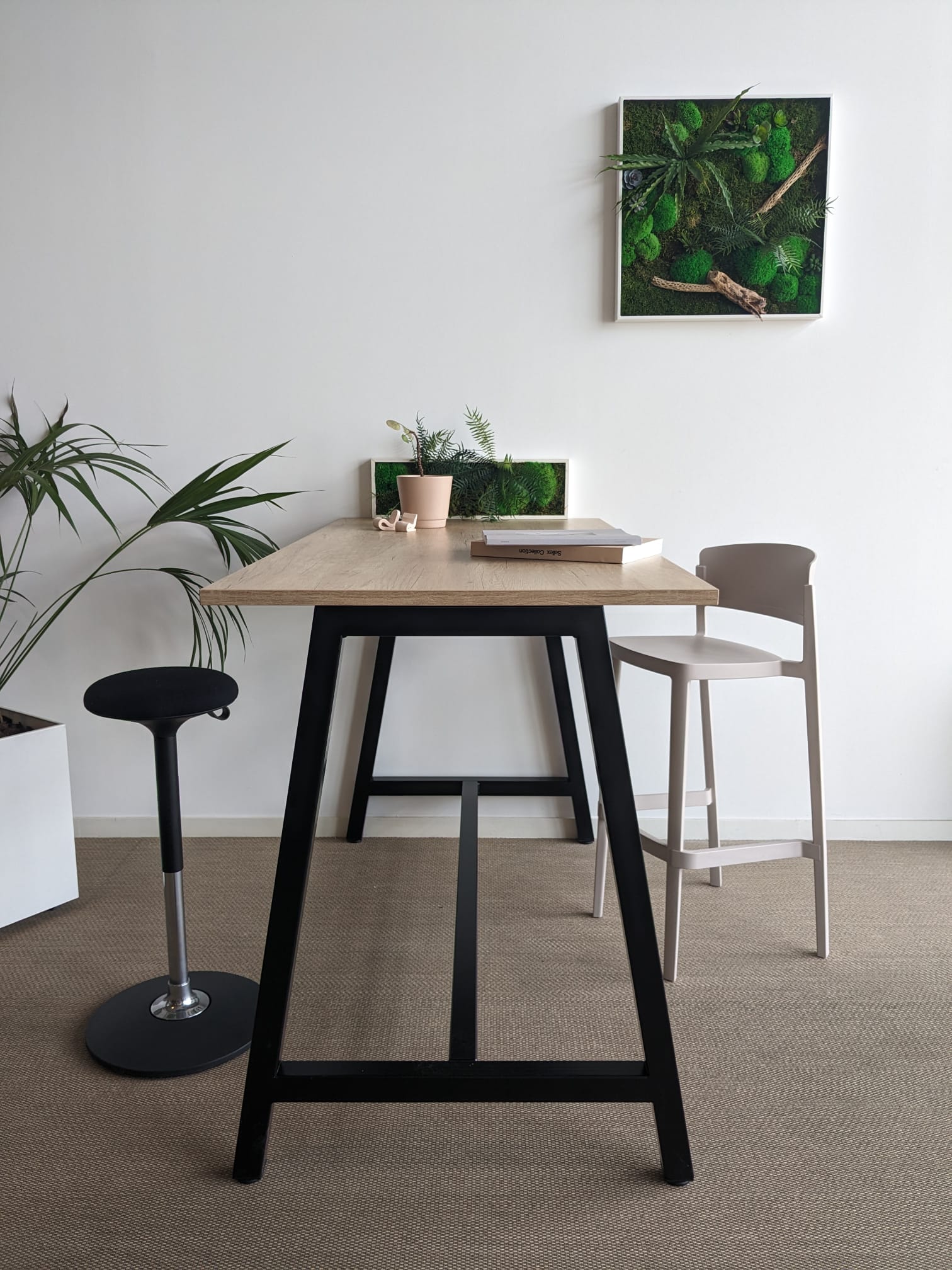 Table haute HERMES collection DACOTA acier noir et bois de forêt durable