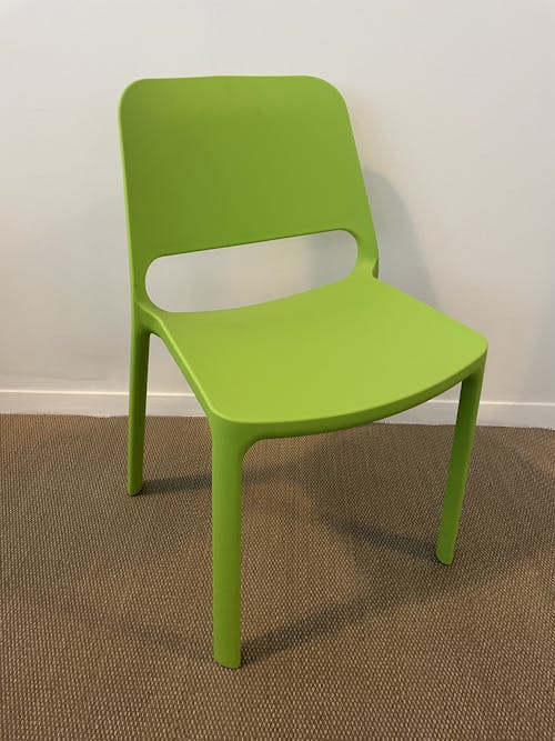 chaise plastique vert reconditionné sokoa