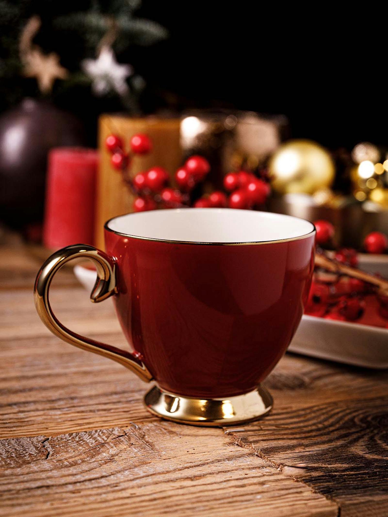 Czerwone świąteczne zestawy kawowe