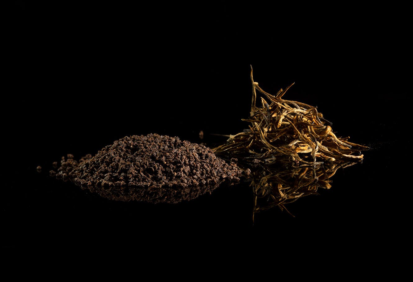Black tea leaves in bulk.