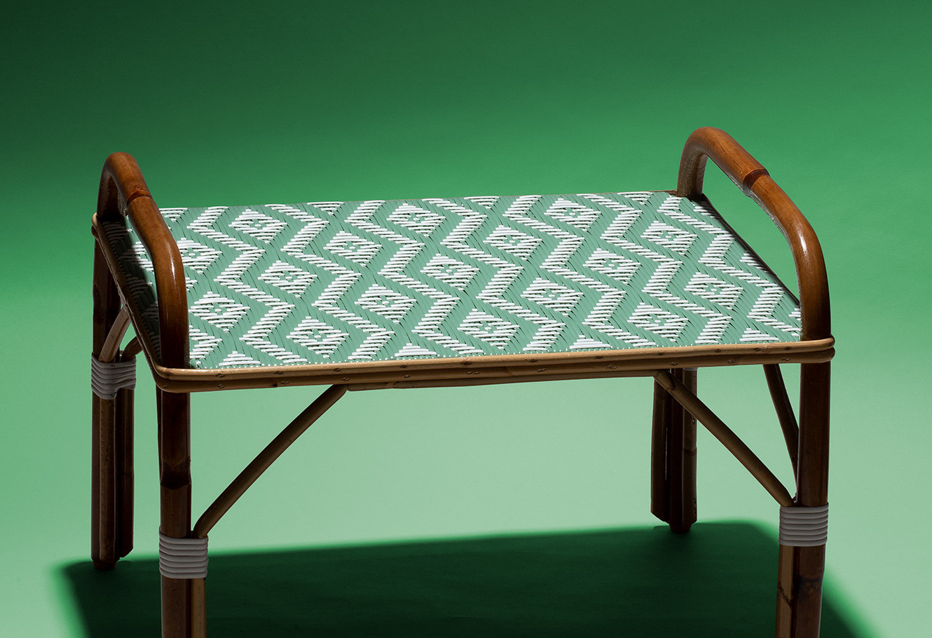 Table en rotin de la Maison Louis DRUCKER.