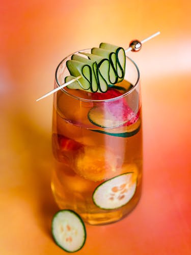 Mocktail thé vert à la menthe fraise