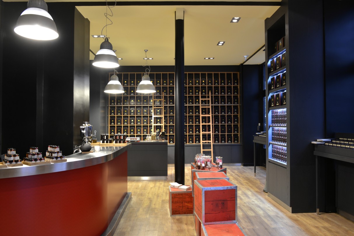 Intérieur de la boutique Avenue Victoria DAMMANN Frères