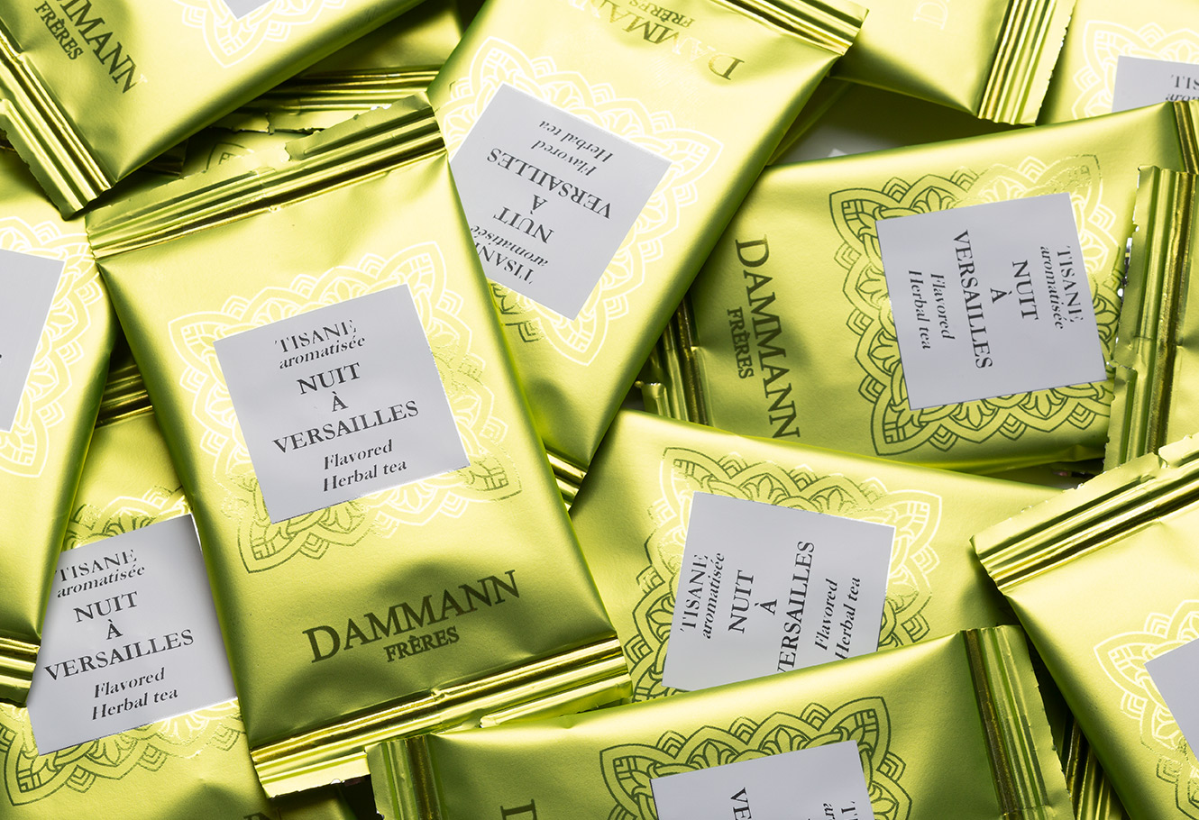 Sachets de tisane enveloppés "Nuit à Versailles".
