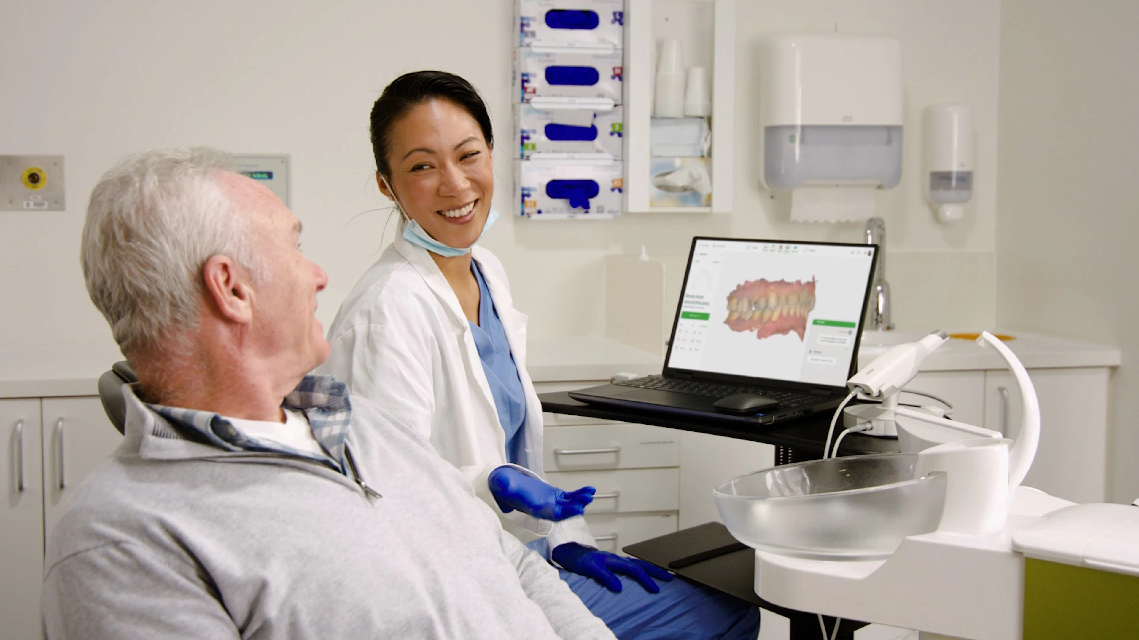 Dandy overview chairside scan with dentist
