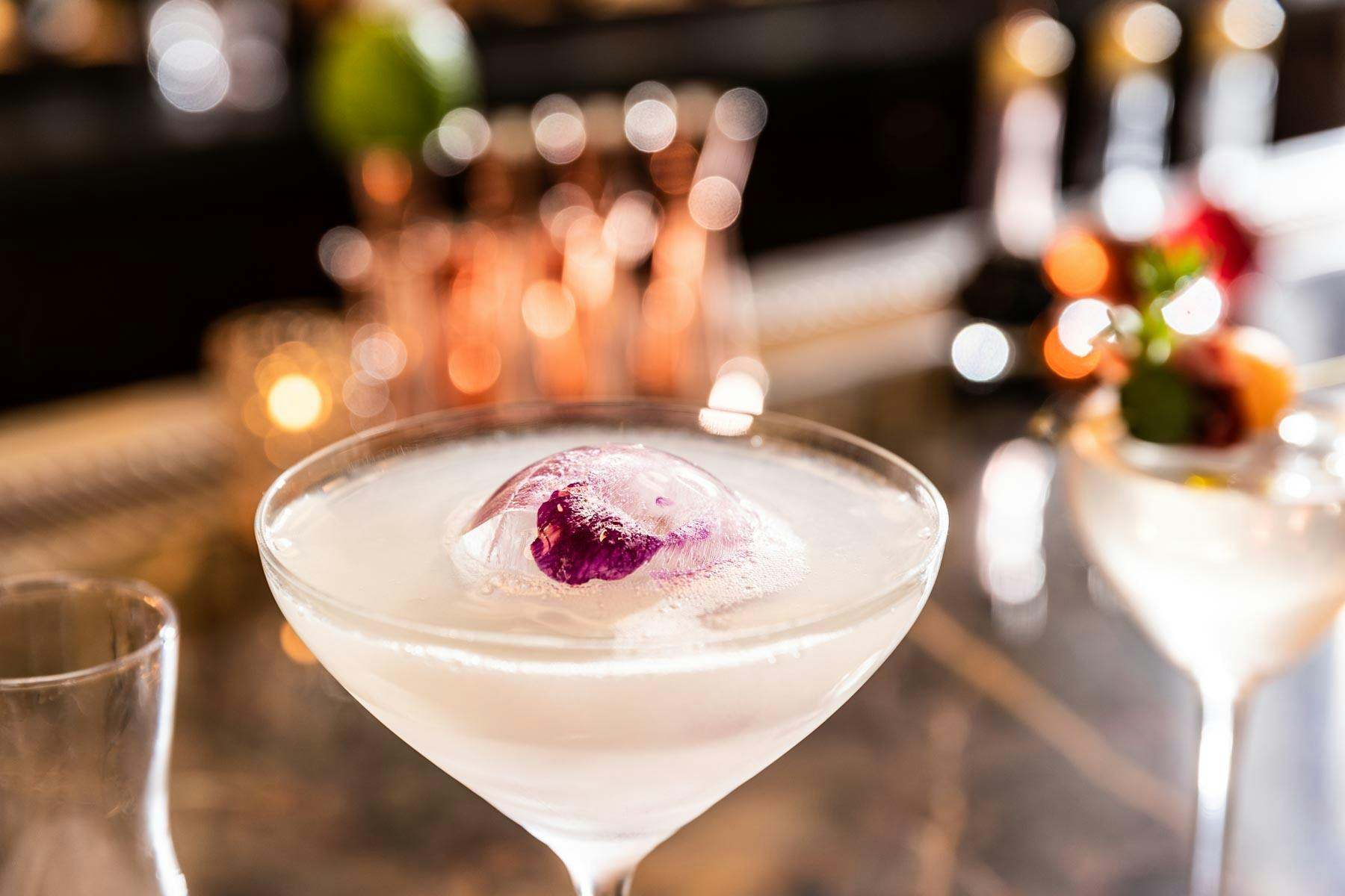 White Cosmopolitan cocktail