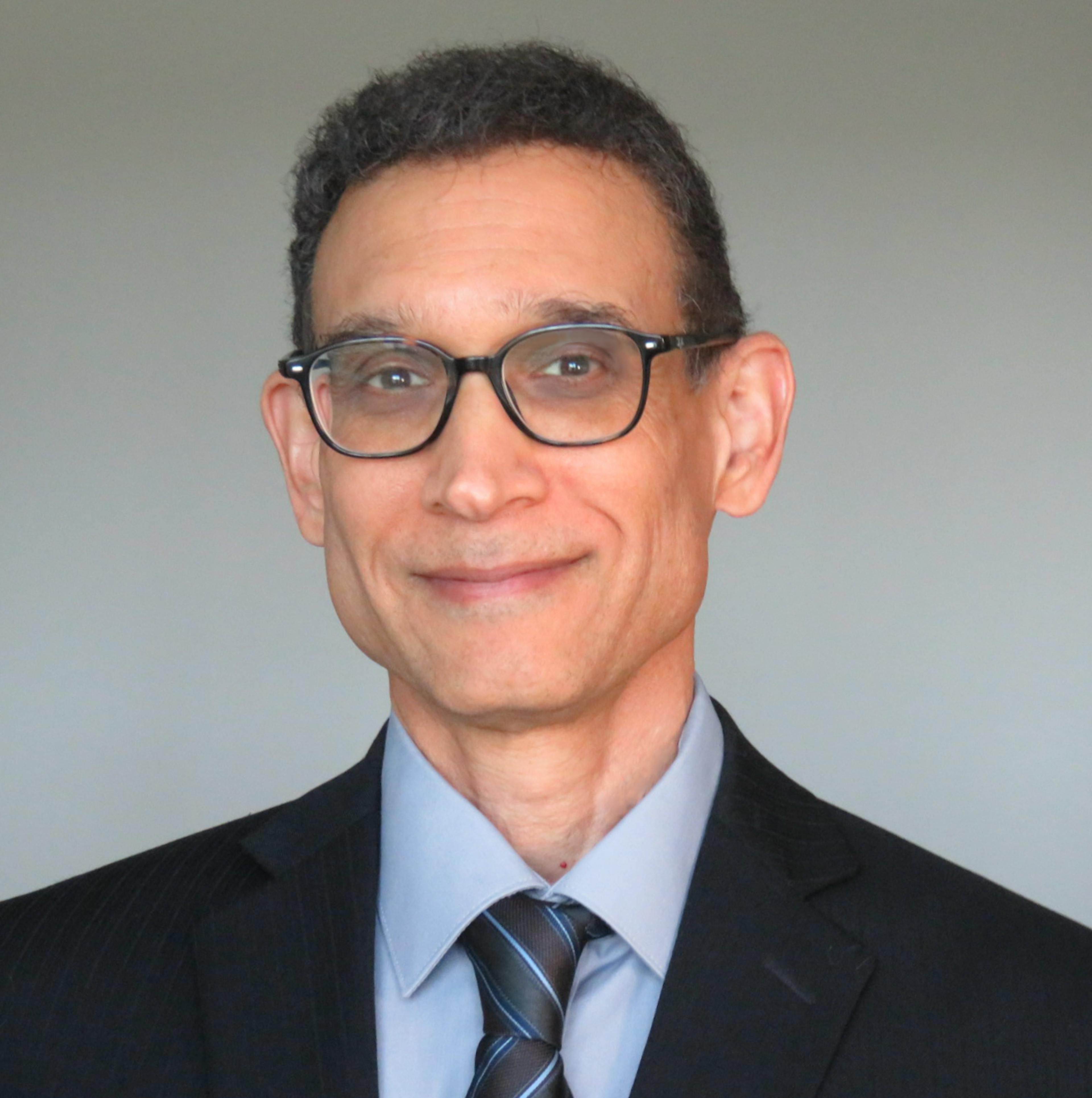 face forward pic of irfan khalid, who is an operating partner at dark alpha capital