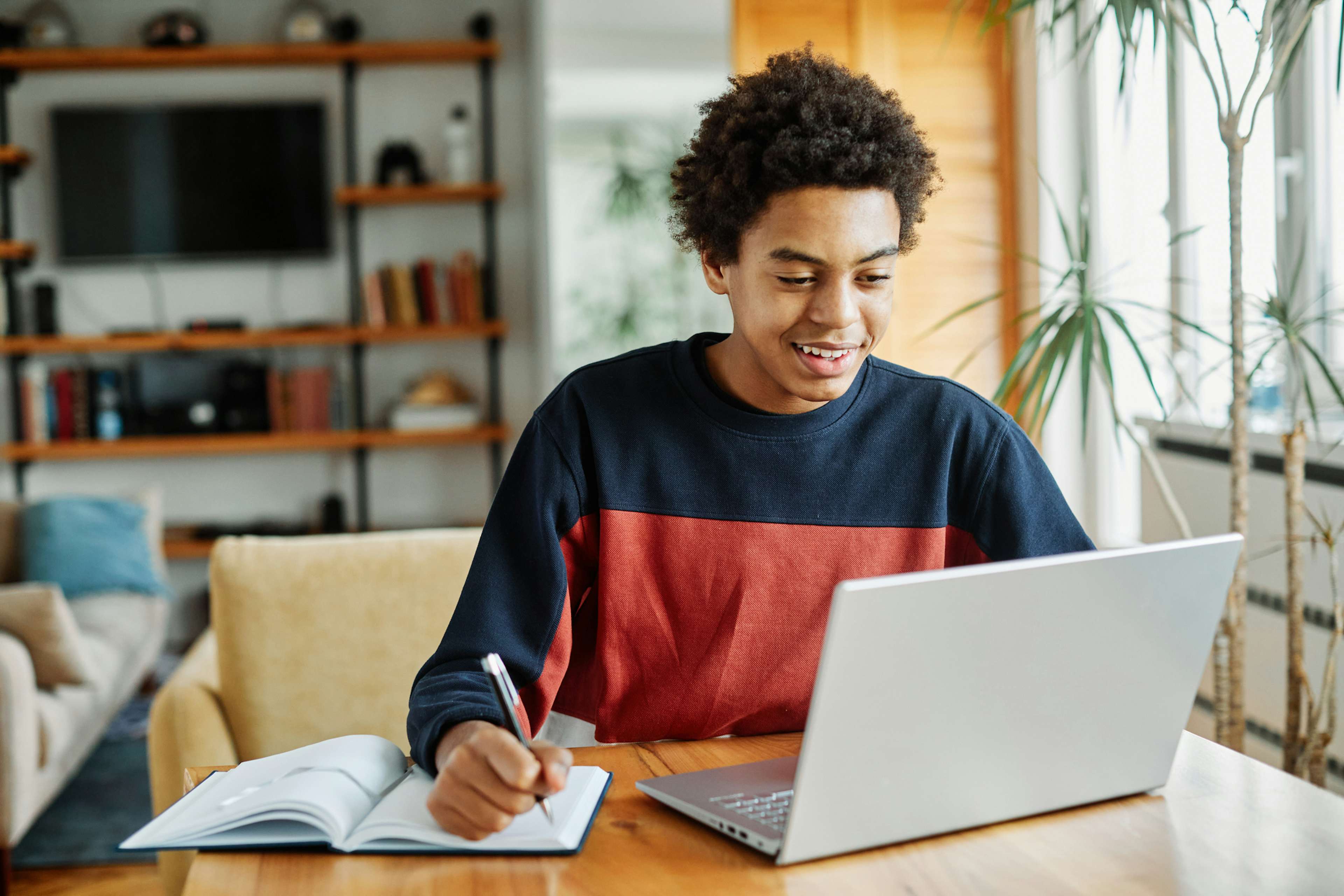 Student applying to Dartmouth's precollege online program