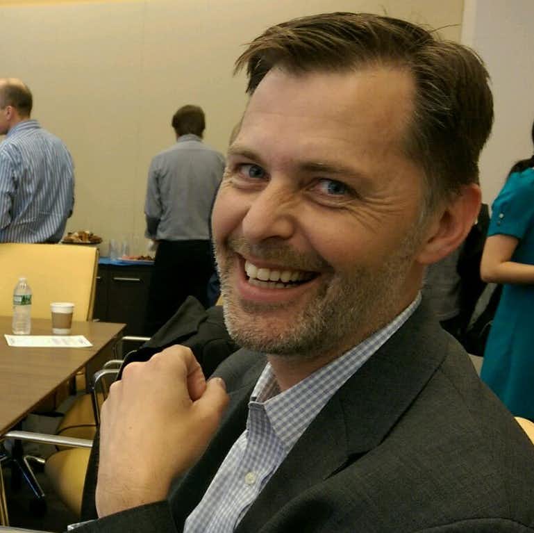 Peter Olausson | Entrepreneurship Professor | Dartmouth