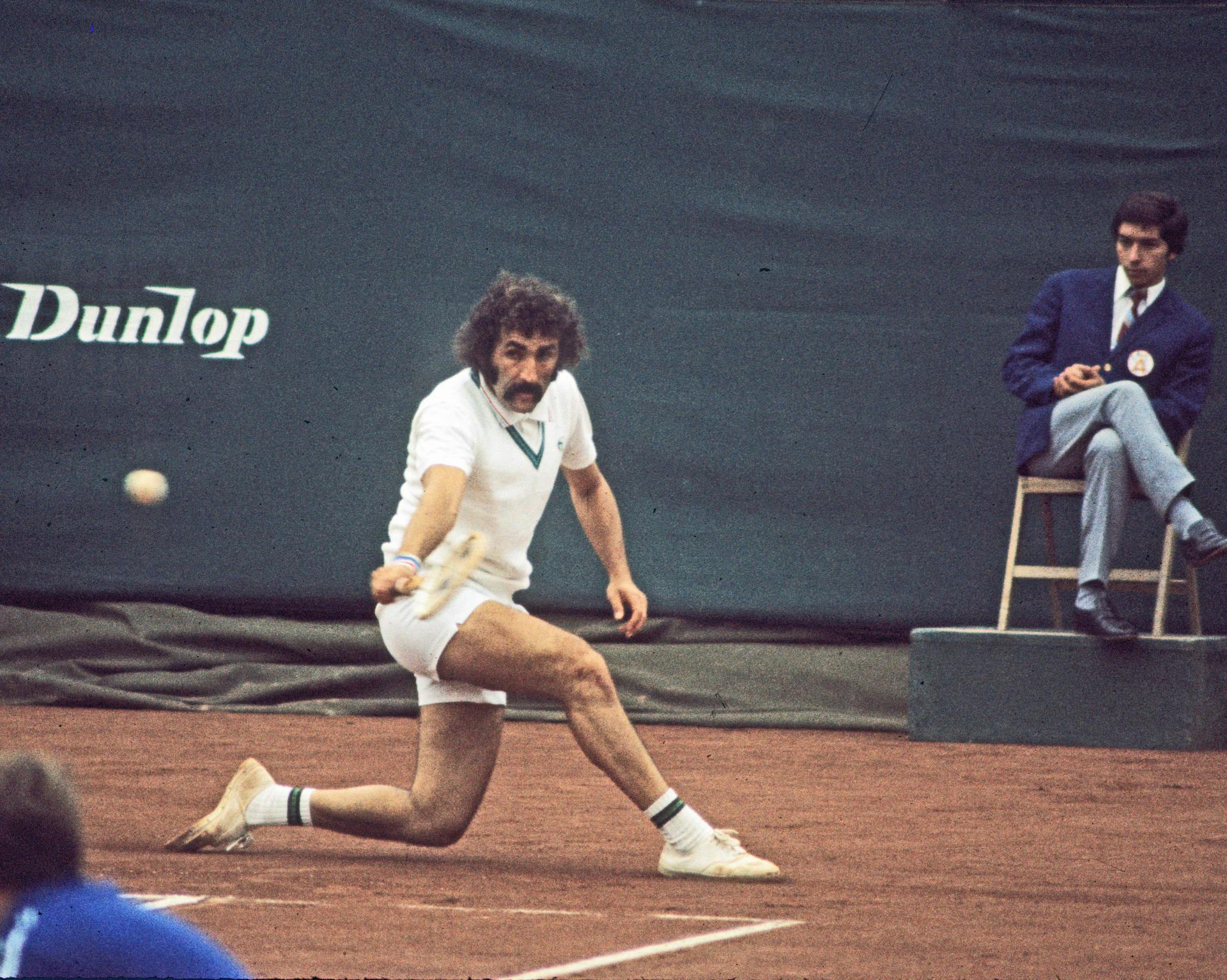 Ion Tiriac (ROU) en la Davis Cup Final 1972 Davis Cup Final contra Estados Unidos