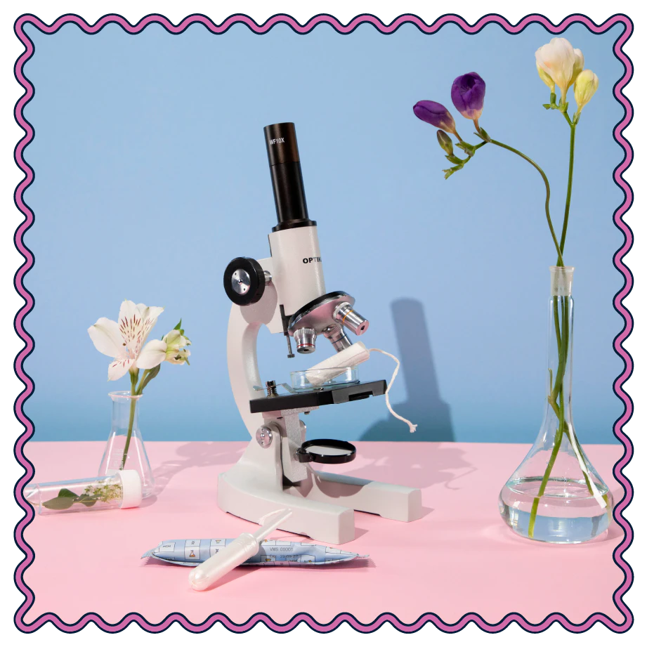 Daye's Diagnostic Tampon placed under a microscope.