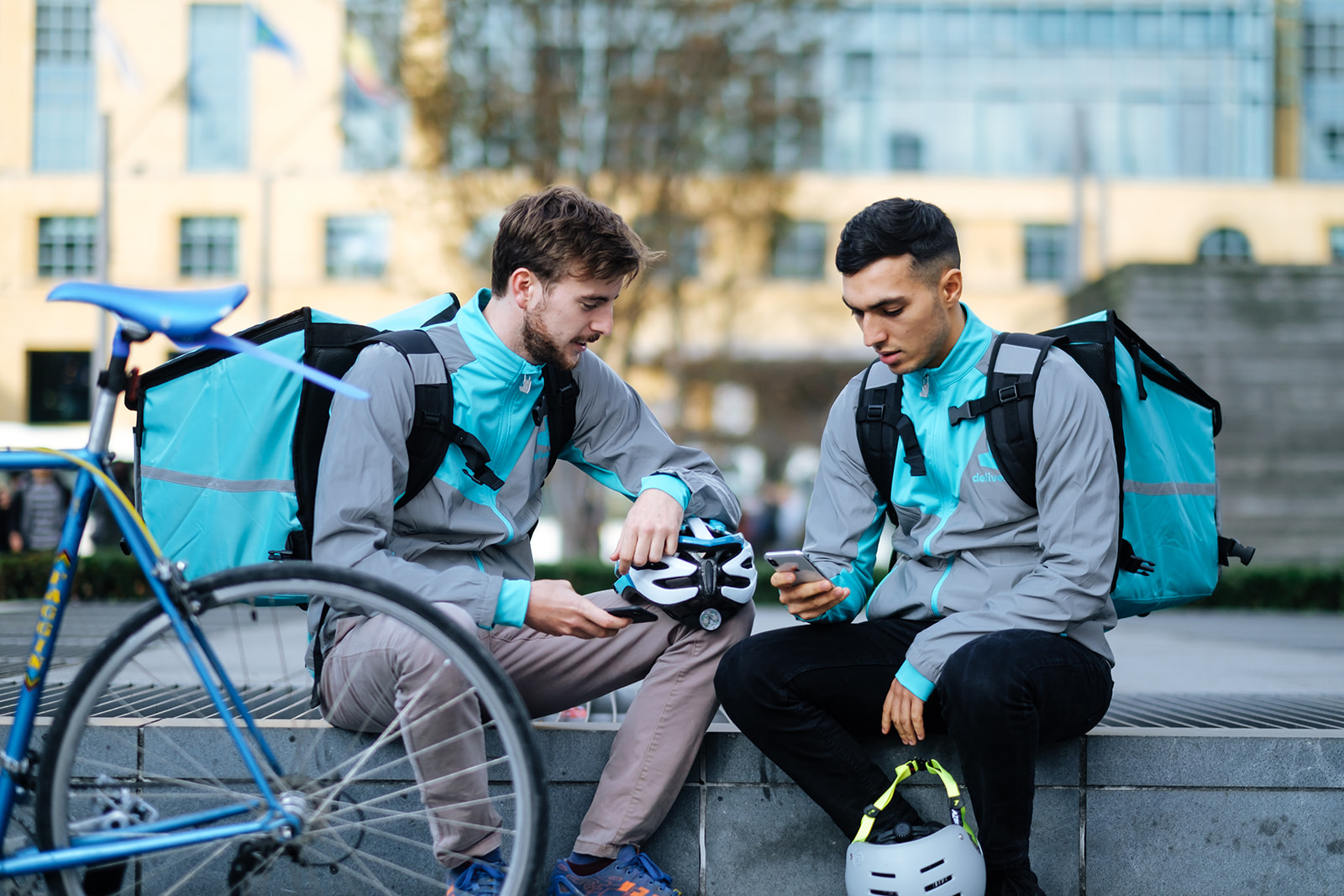 Deliveroo best sale bike courier