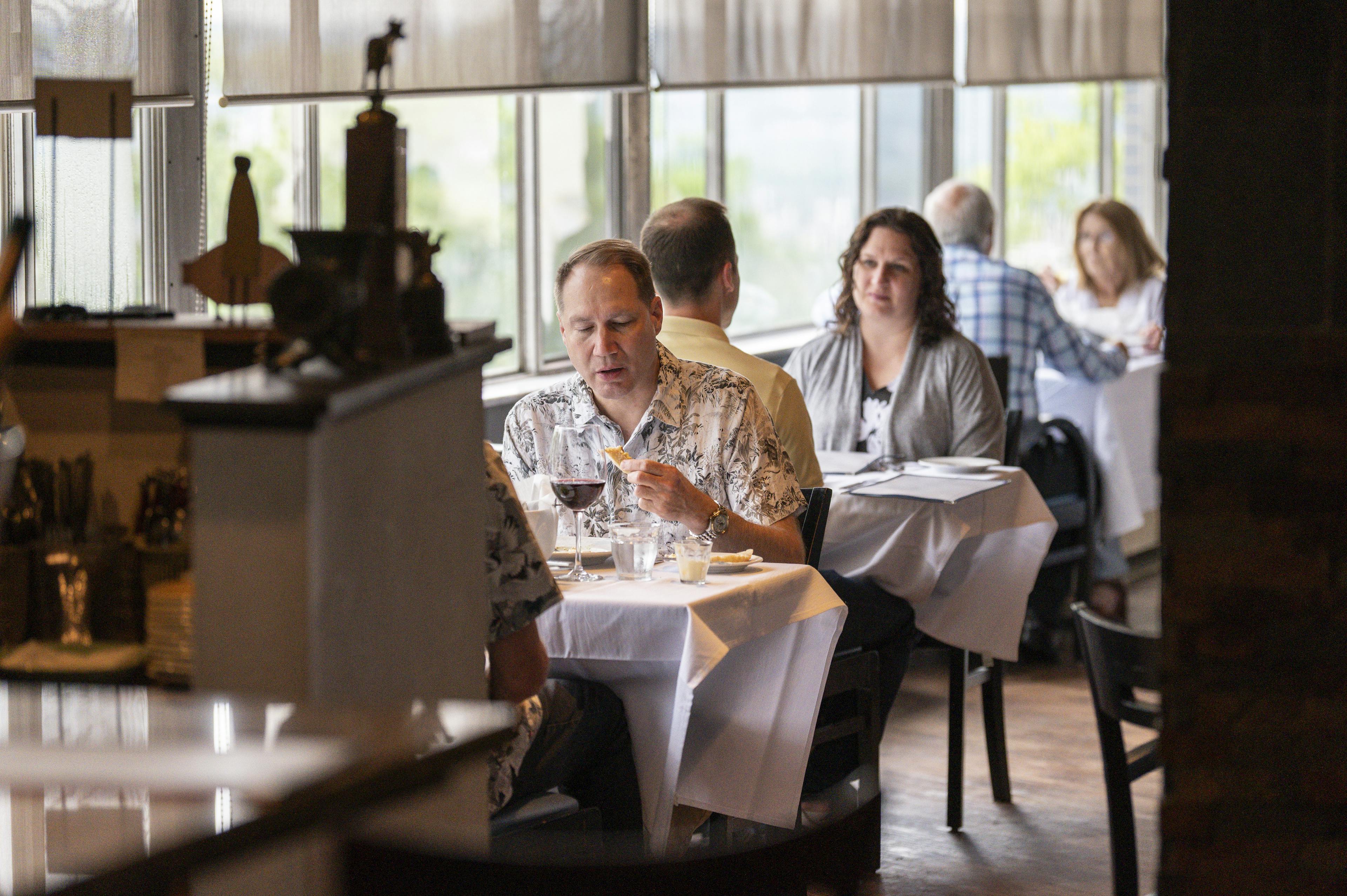 Guests dining at the Edgecliff Condos