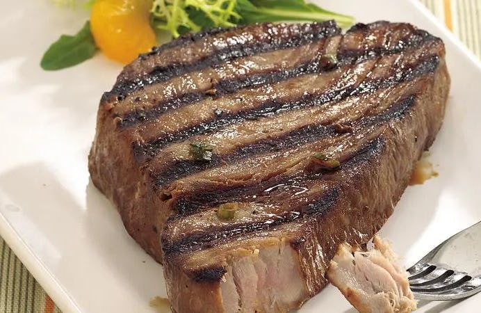 Churrasco de atún a la plancha con limón y hierbas