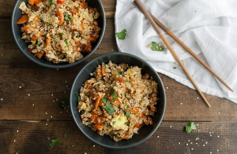 Arroz integral con zanahorias simple y reconfortante