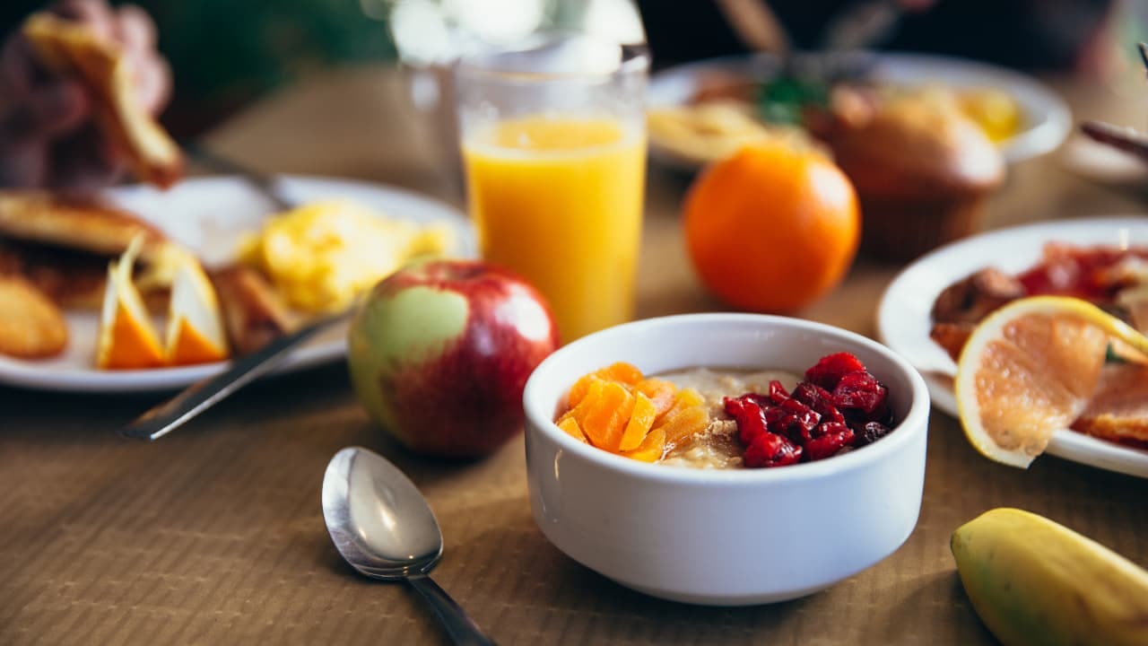 Un correcto desayuno puede ayudar a mantener los niveles estables de glucemia