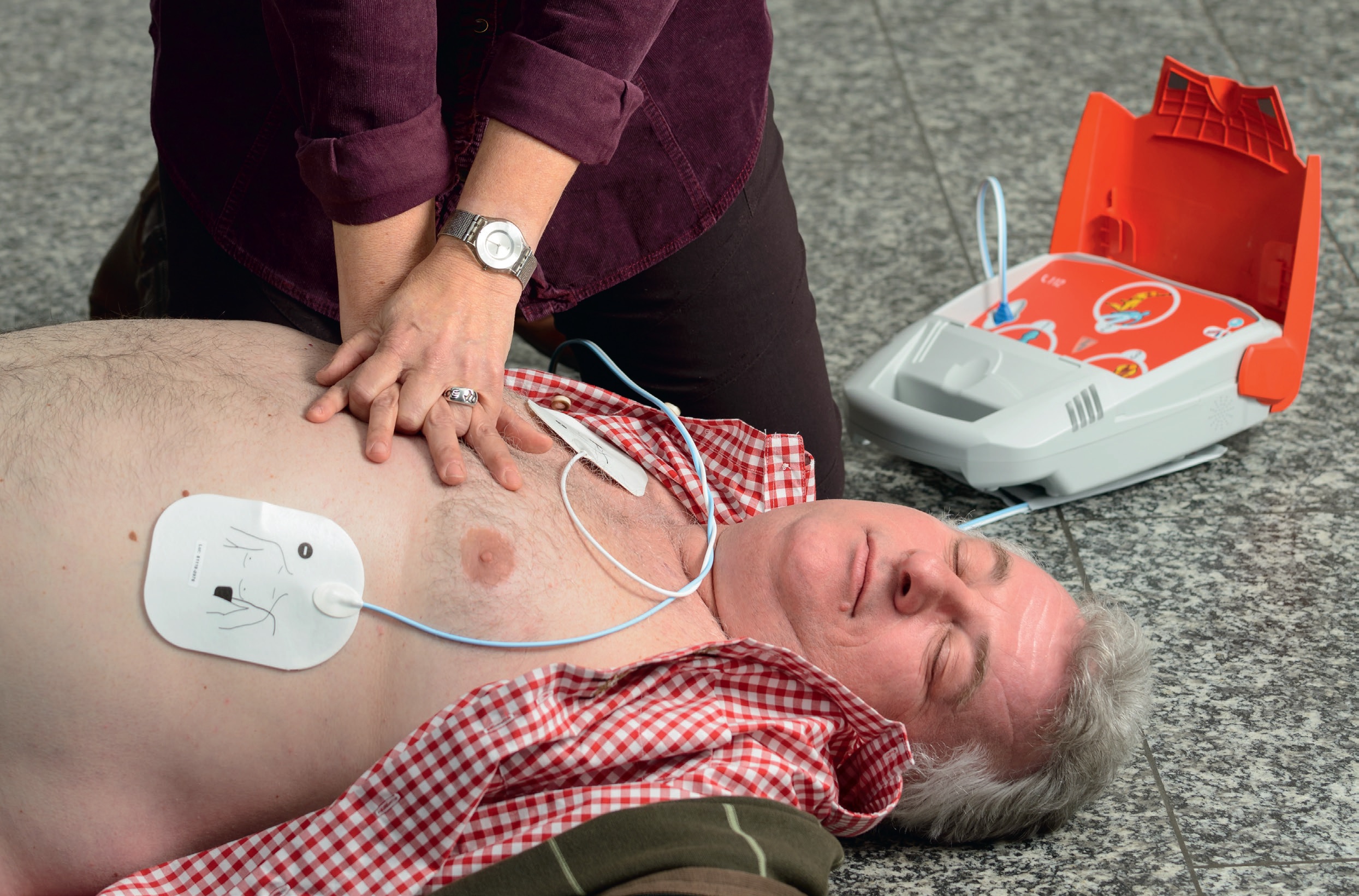 defibrillatore semiautomatico